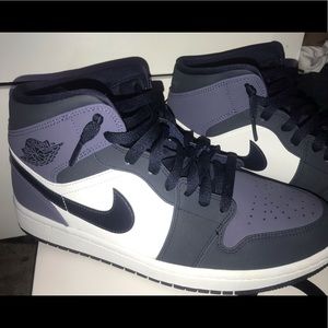 Jordan 1 Mid Obsidian Sanded Purple
